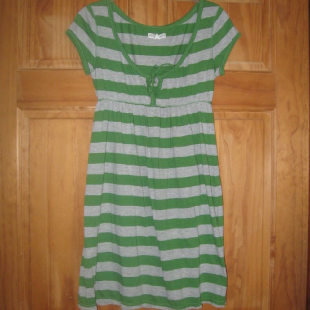 5/$30 Girls Aeropostale Striped Cap Sleeve Dress